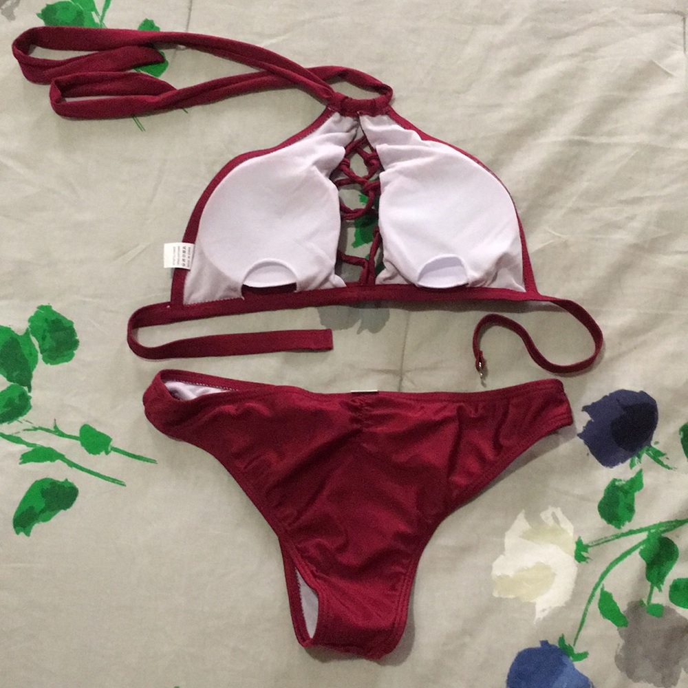 Bikini - Picture 3 of 3